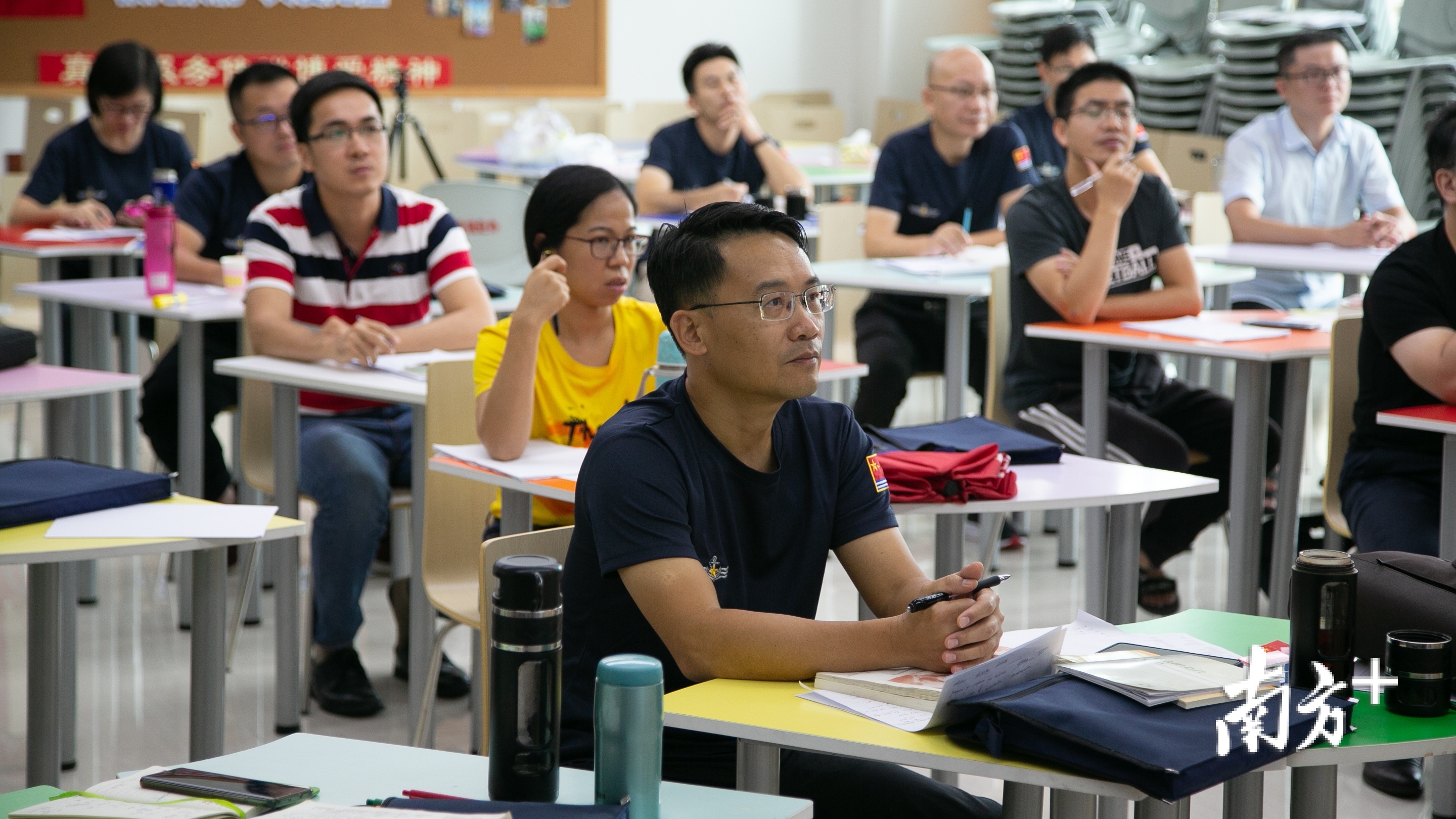 广东第31批援赤道几内亚医疗队学习西班牙语的课堂照片。 卢子衡摄 广东第31批援赤道几内亚医疗队学习西班牙语的课堂照片。 卢子衡摄