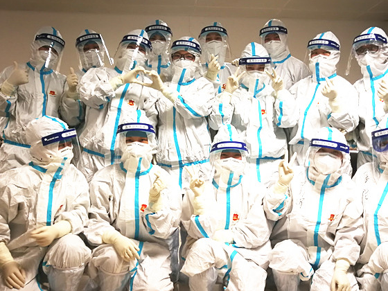 致敬抗疫勇士，致敬中国医师！