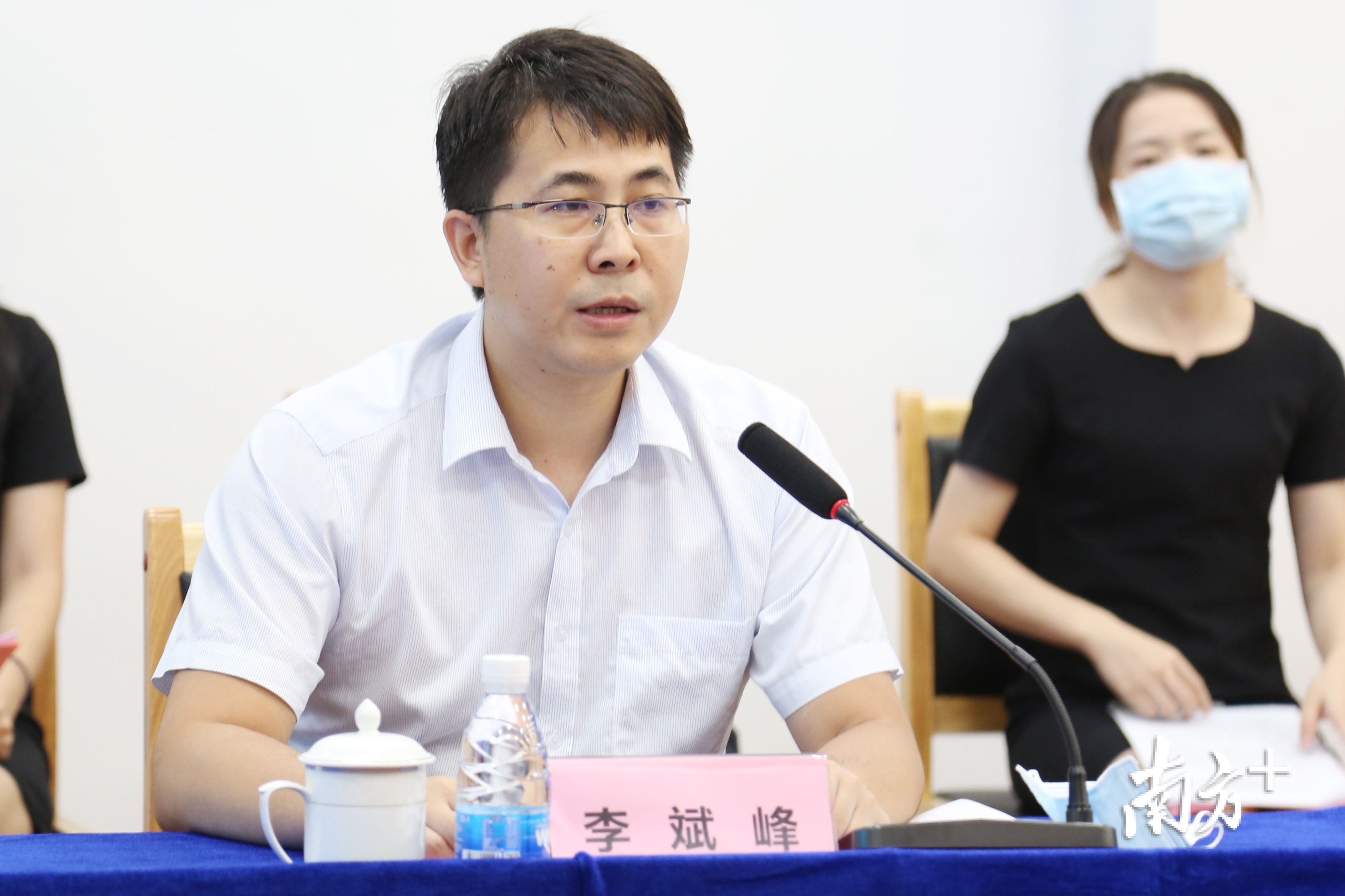 桥头镇与东莞交投集团签约，将对2900多个路边停车位智能化改造