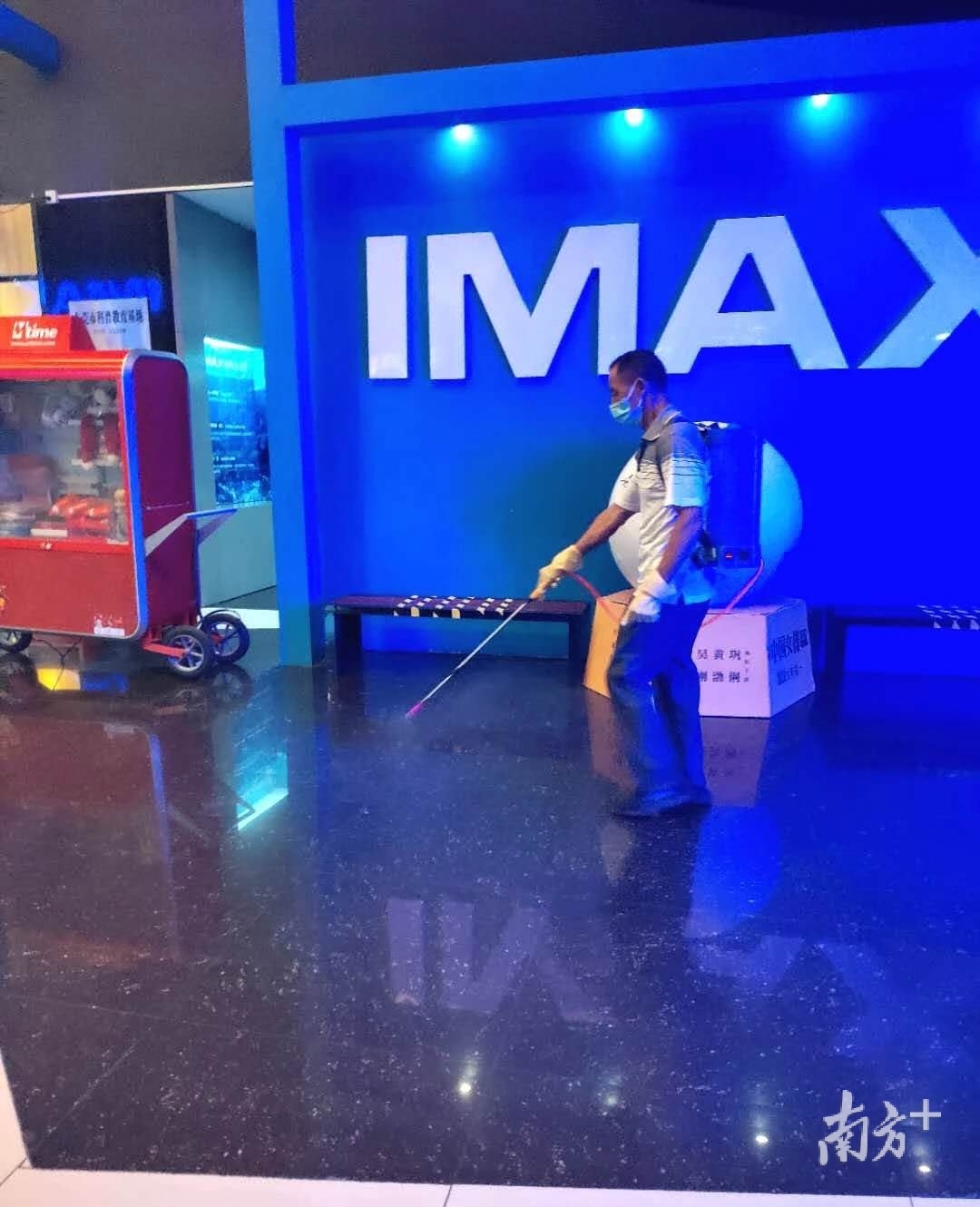 包括大厅，走廊，卫生间等在内的公共区域，保持4小时一次的消毒工作 受访者供图