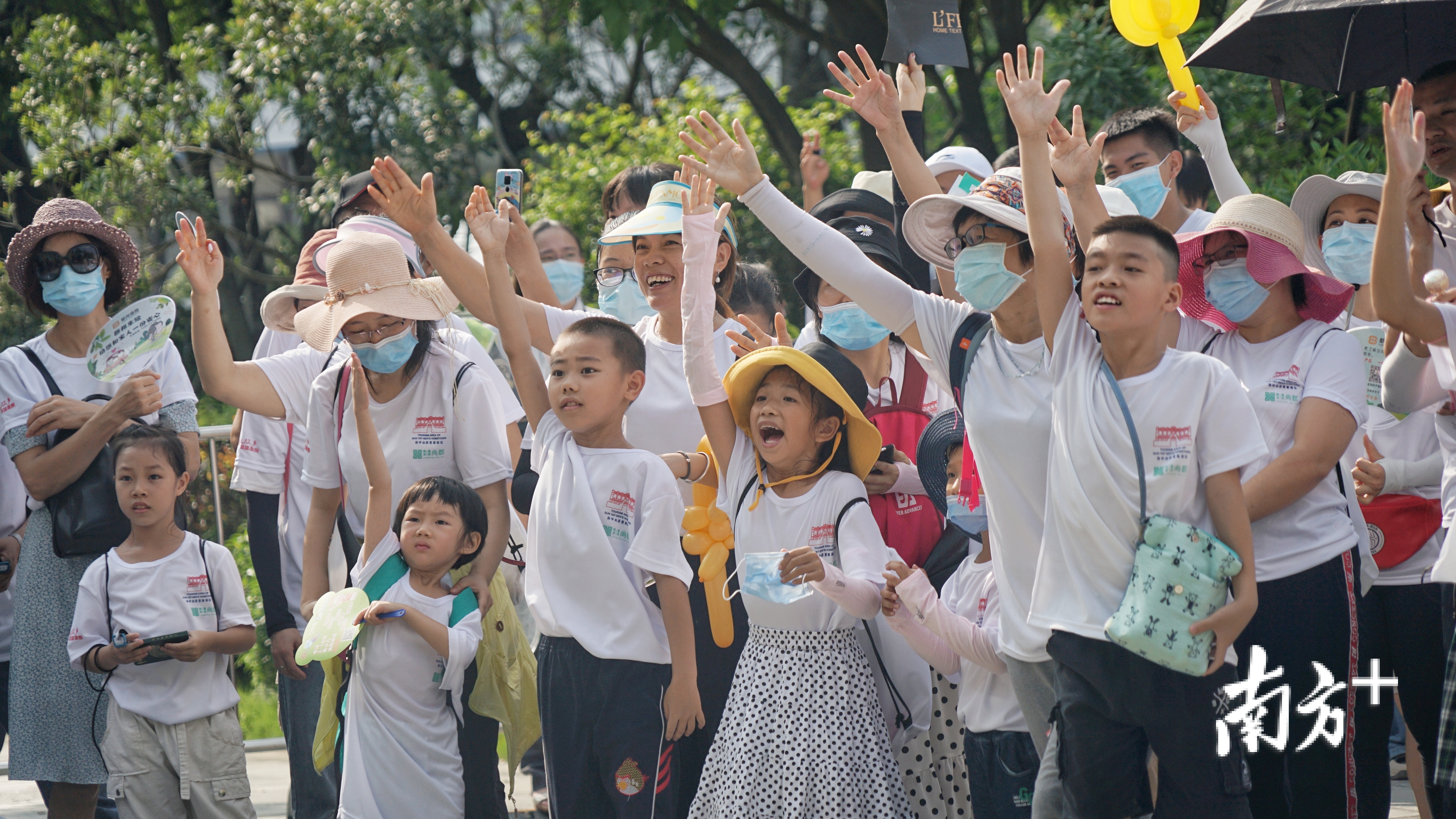 有奖竞答环节，最踊跃的当属孩子们。