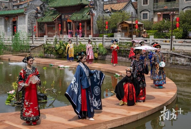 中国传统服饰秀