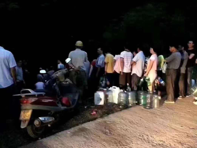 大家朋友圈都在秀恩爱,只有河源人在认真的装“七夕水”!