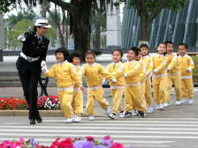 七夕，跟警察牵手，是种怎样的体验？