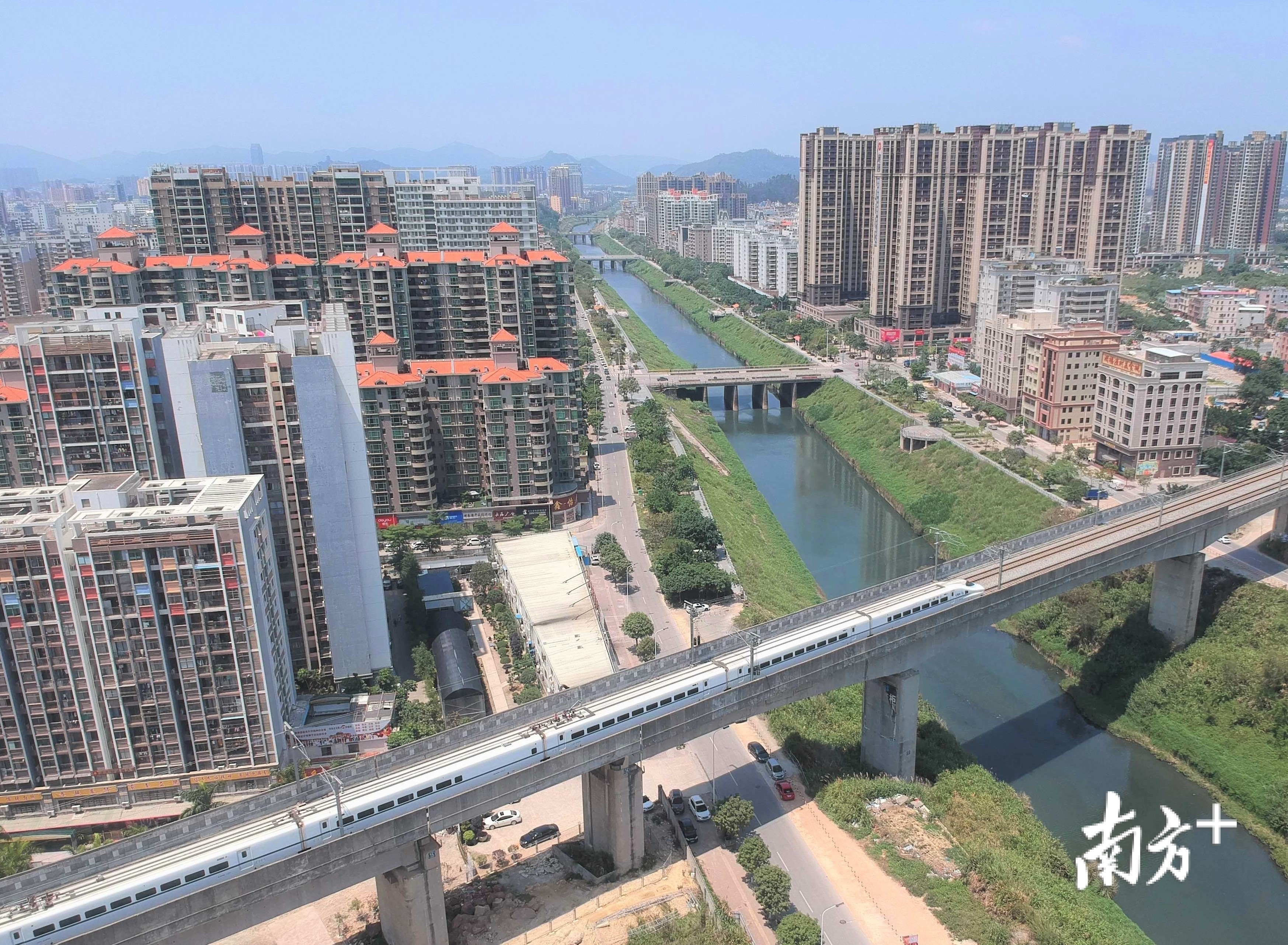 厦深高铁拉近了深圳、惠州、汕尾等地的距离。南方日报记者梁维春摄。