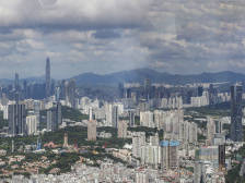 南方日报推出百版特辑，致敬特区40年