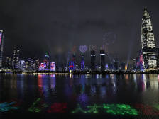 多地亮灯为特区40年庆生！今夜回家的路上特别美