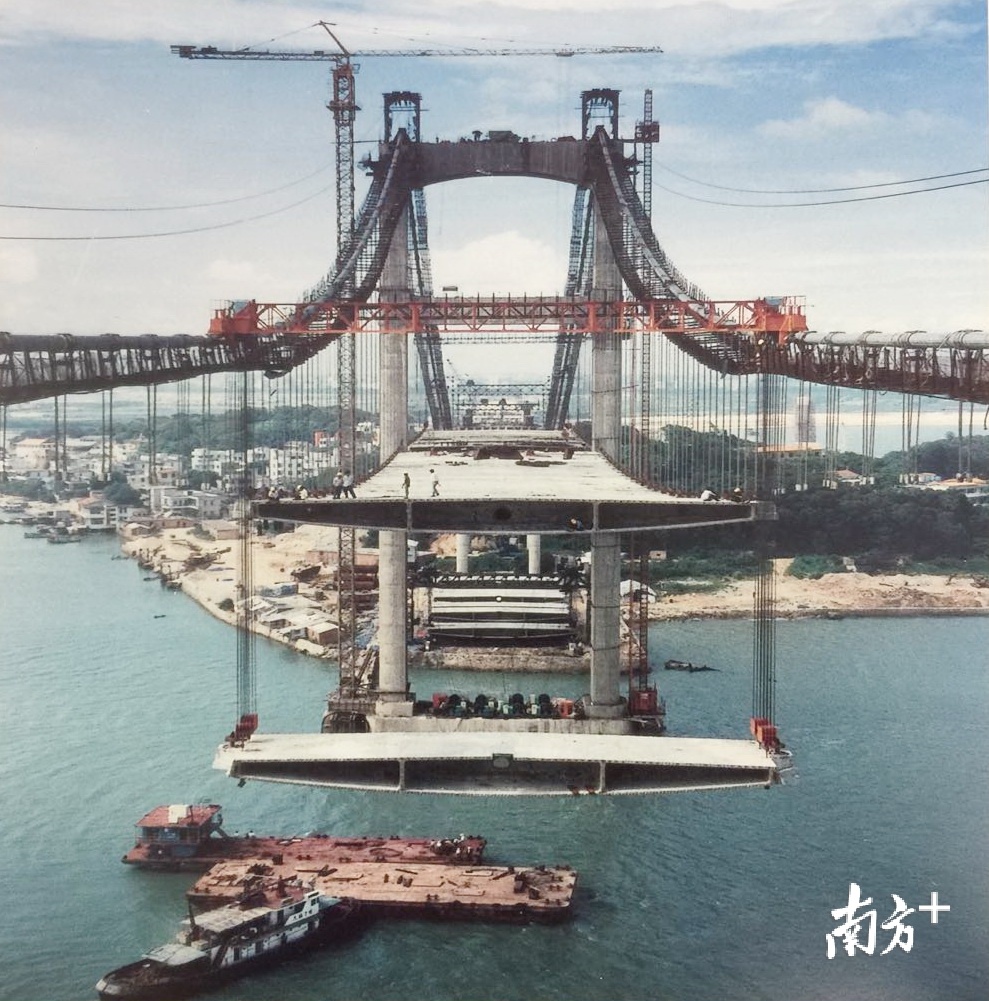 建设中的汕头海湾大桥。