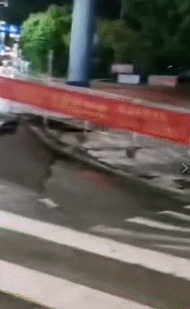 松软泥土不停下陷 松软泥土不停下陷