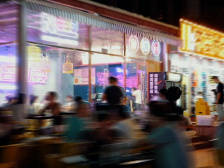 邀您一同逛“潮墟”，一探瑶族绣娘的14米《千里江山图》