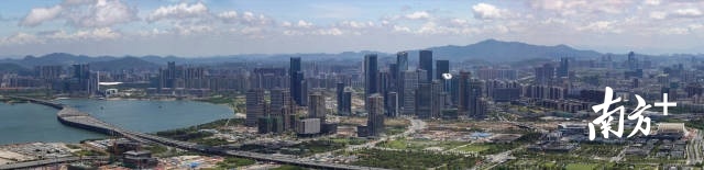 深圳用40年时间，迅速实现了从自身发展到区域引领、从中国一线城市到全球一线城市、从经济特区到先行示范区的重要跨越。图为深圳前海。