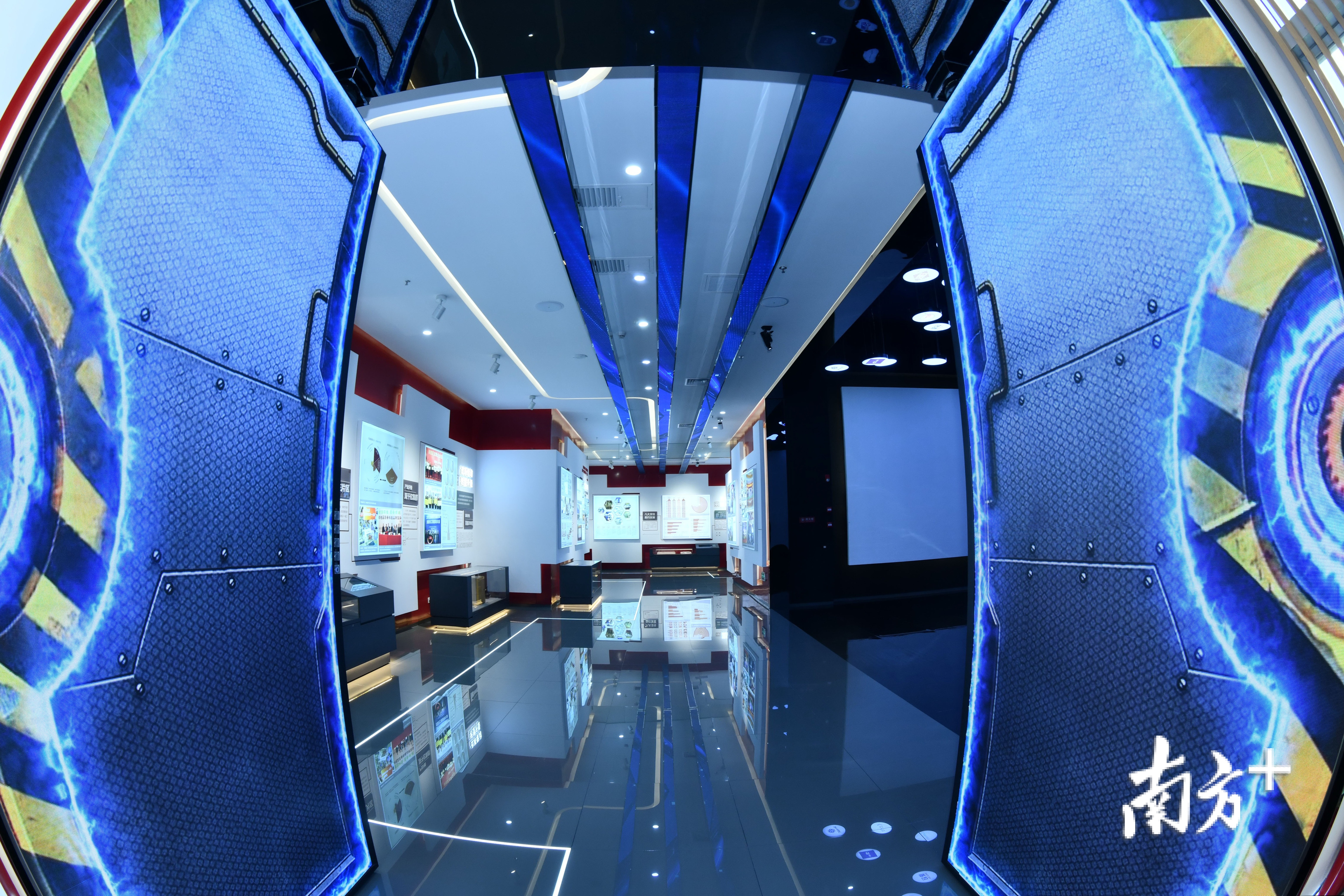 顺德在实践中先行先试，成为中国县域发展的样本。