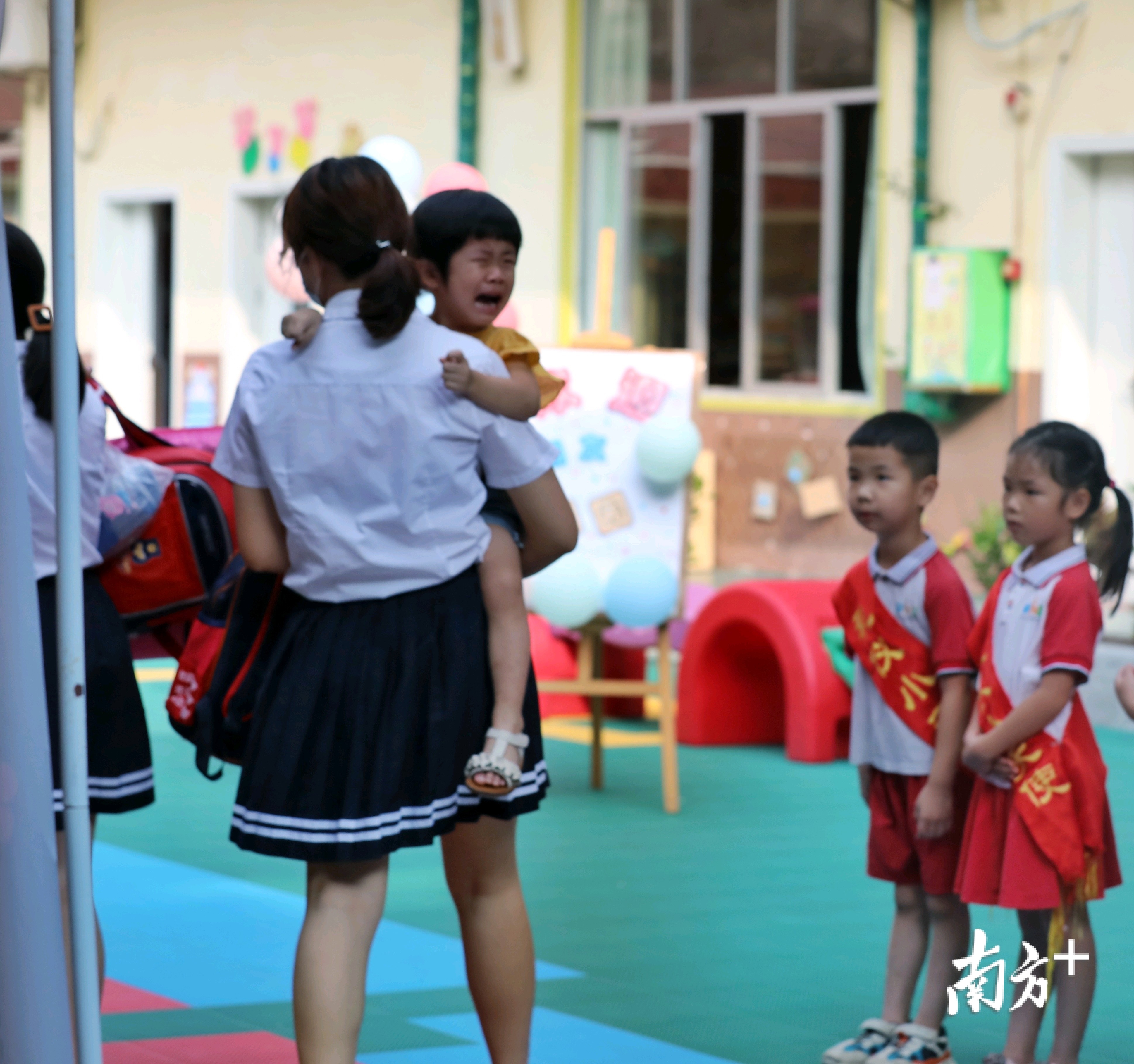 阳江瞬间开学首日幼儿园画风有点可爱