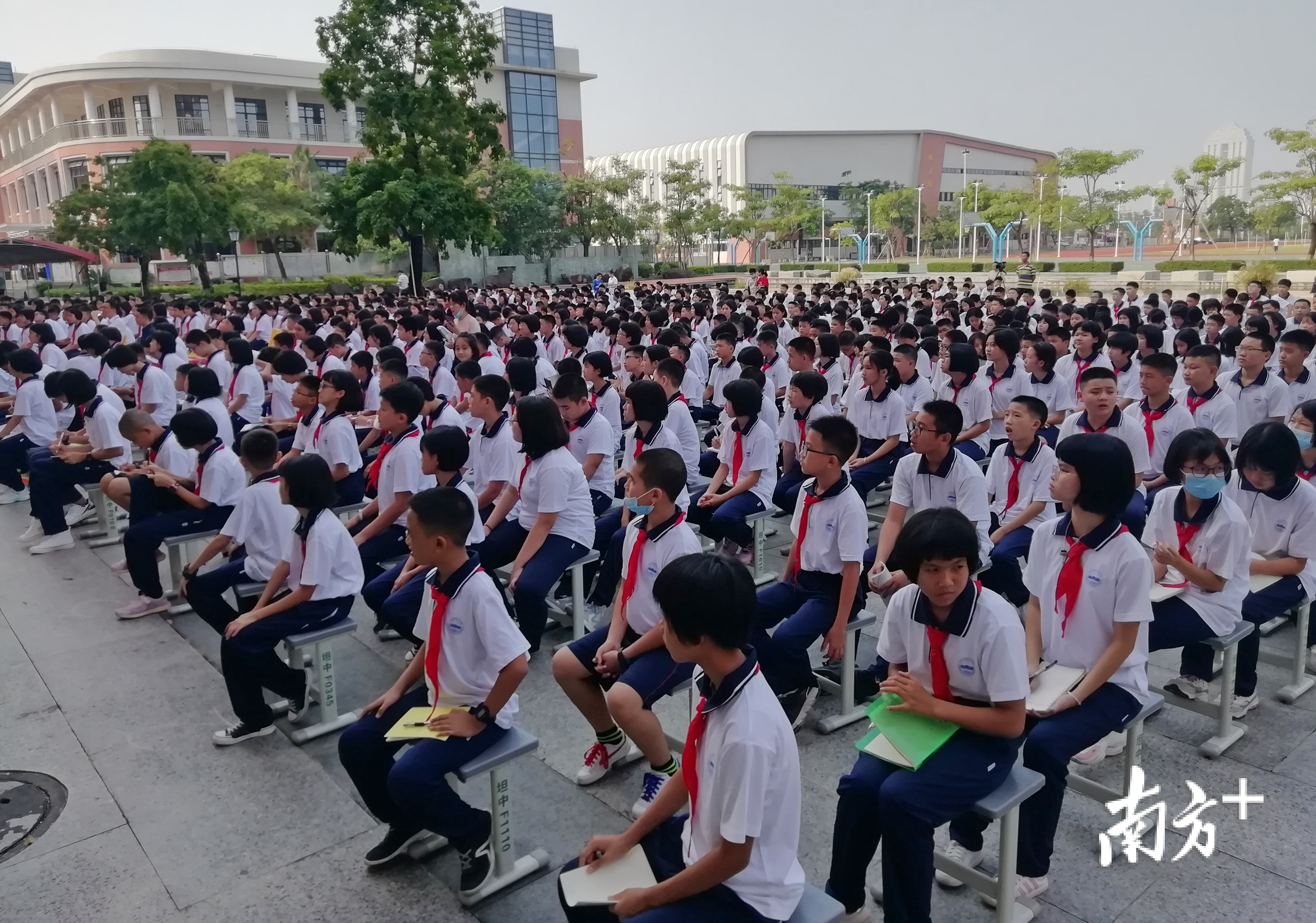“2020年中山市优秀退役军人先进事迹报告会”首场在坦洲中学举行。