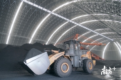 配煤作业。 配煤作业。