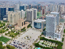 特区40年轮丨1998：放权赋能，用好“两个权”发展三大特色经济