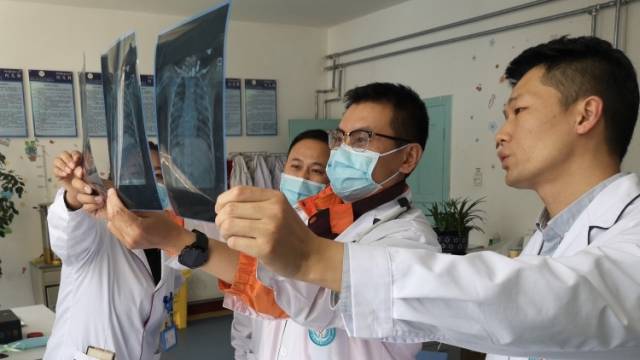 走进川藏|高原县城医院来了中山专家