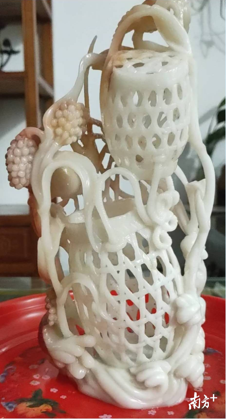 杨钦强的石雕作品