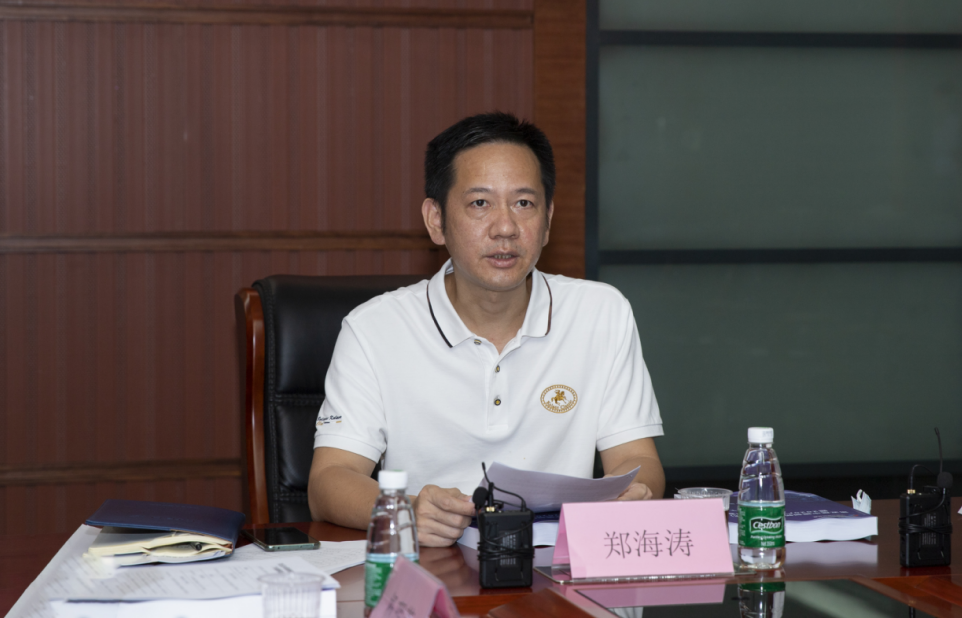 广东省科技厅党组成员、副厅长郑海涛致辞