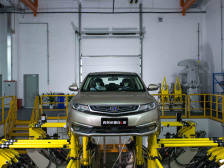 吉利汽车：民营车企如何用科技创新赢未来｜品质革命与市场突围