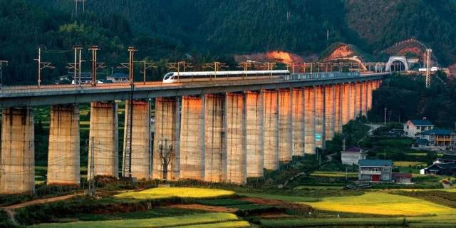 广州|速点!国庆期间 这些途经汕头站、潮汕站的列车增加运力 重联运行