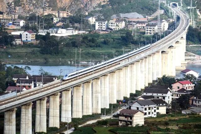 广州|速点!国庆期间 这些途经汕头站、潮汕站的列车增加运力 重联运行