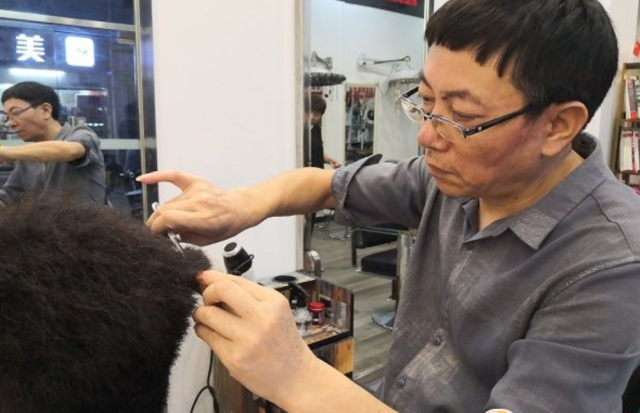 何海生|有梦想谁都了不起!这位龙岗美发“艺术家”闪亮了城中村……