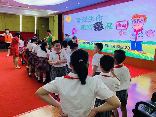 毒品|深圳市罗湖区东门街道平安建设部开展禁毒宣传进校园活动