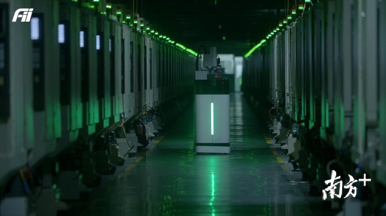 工业富联柔性装配作业智能工厂入选为世界经济论坛“制造业灯塔工厂”。图为工厂车间内部。受访者供图