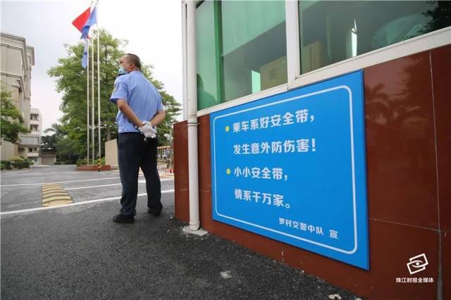 安全|骑电动车不戴头盔一律不准进厂！狮山企业硬核规范摩电安全！