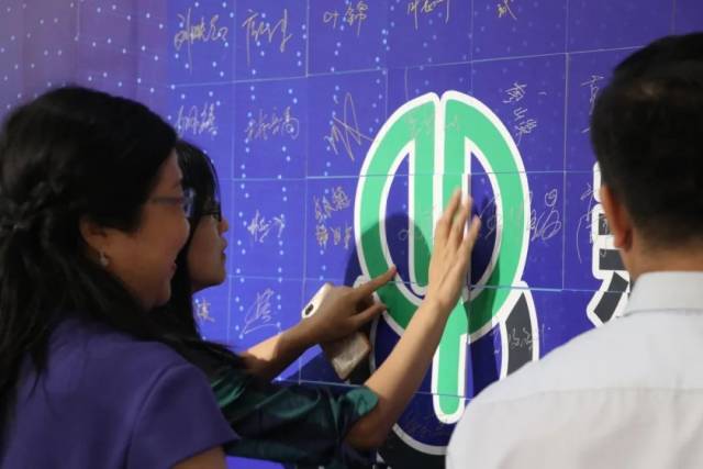 讲师|启新前行，不负芳华丨这个教师节，新明珠奏响讲师华美乐章！