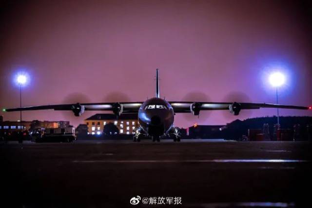 战区|“丢掉幻想准备战斗！”东部战区多型战机跨昼夜训练！（多图）