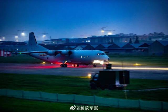 战区|“丢掉幻想准备战斗！”东部战区多型战机跨昼夜训练！（多图）