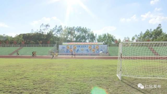 学生|【创文进行时】别人家的老师，出现在仁化的学校里！