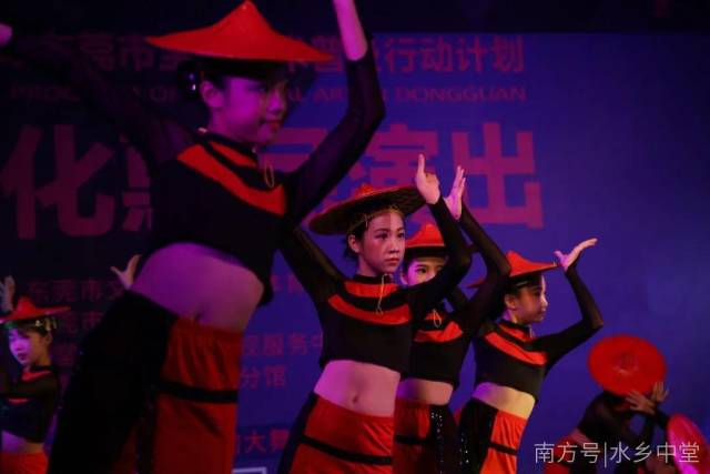 演出|文化惠民 | 中堂镇举办文化惠民演出，丰富市民文化生活