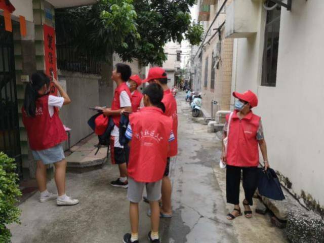 社区|志愿者助力创文，文明城市推动进行时