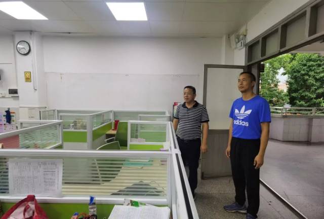 学校|【上品教育】镇教育发展中心谢景如主任莅临我校调研指导