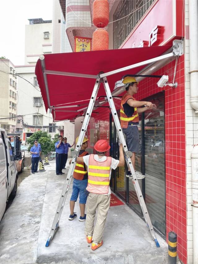 执法|拆违行动 | 执法力量精准下沉，背街小巷环境“美颜”