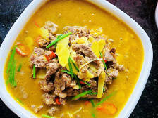 美食+ | 金汤肥牛：酸爽辛辣，吃一次想一次