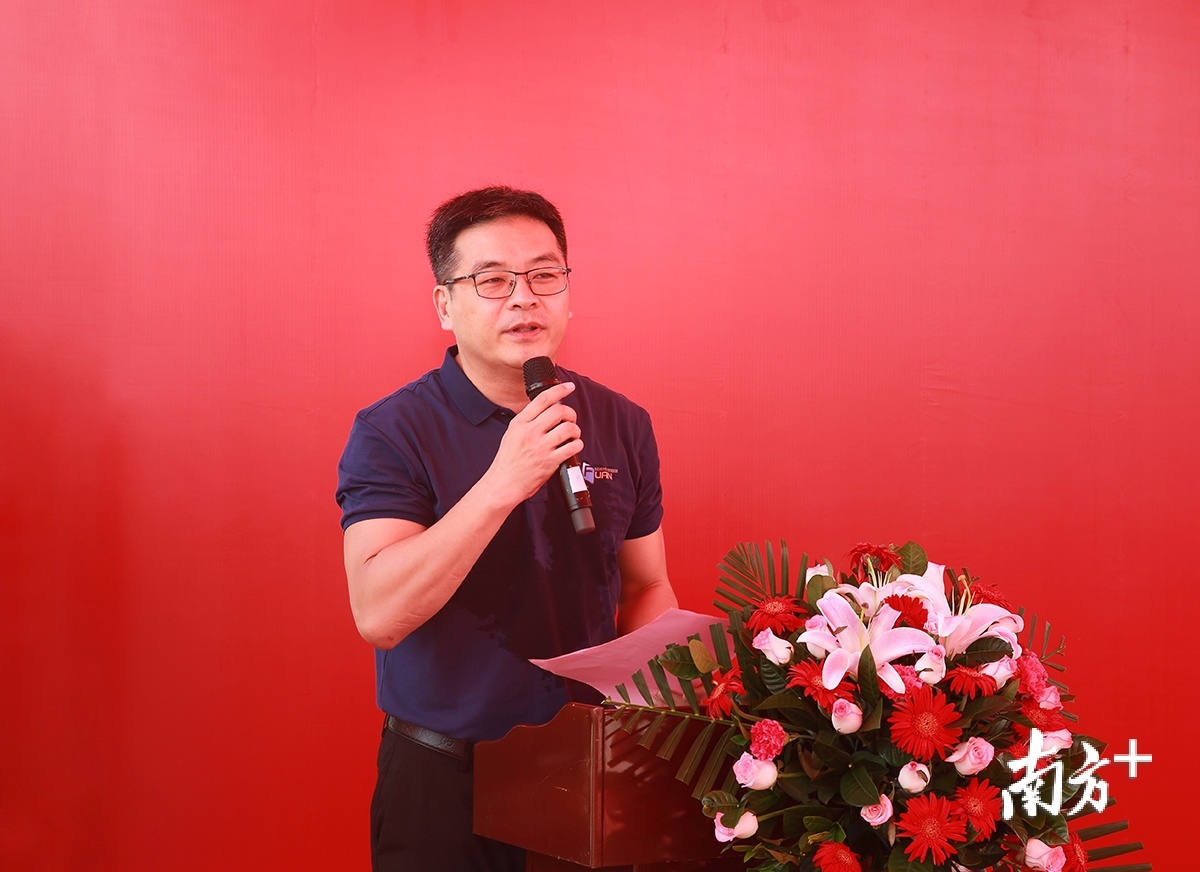 先进光纤研究院常务副院长唐璜致辞 先进光纤研究院常务副院长唐璜致辞