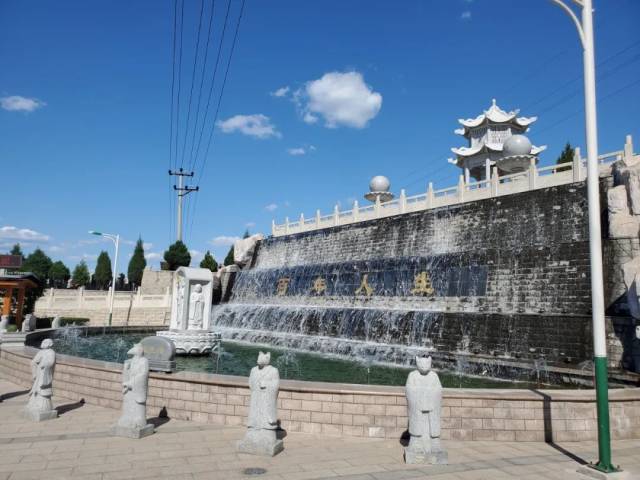 墓地|与家一墙之隔建起公墓群，半夜常被哭声吵醒！更严重的是……