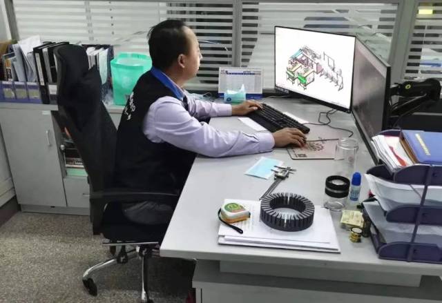行业|赞！南区这名高级工程师获评中山市“十大工匠” ↓