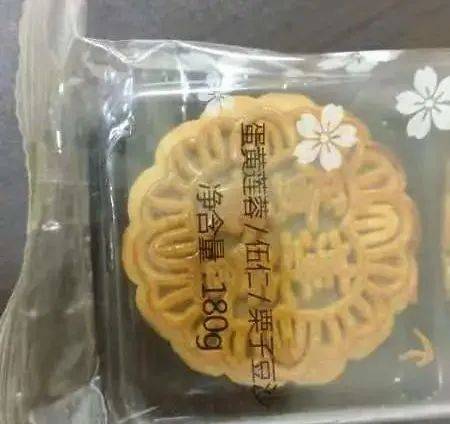 月饼|惊呆！月饼放10年，不长毛不发霉！是因为防腐剂吗？结果竟是...