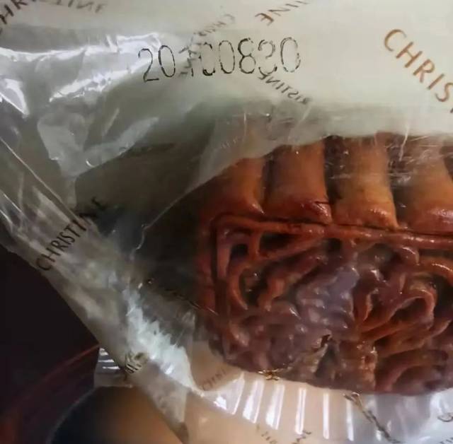 月饼|惊呆！月饼放10年，不长毛不发霉！是因为防腐剂吗？结果竟是...