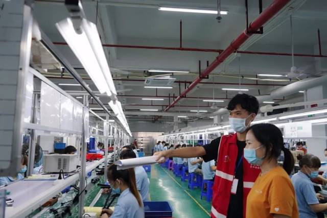 安全|四年了，他一直坚持做着这件事……