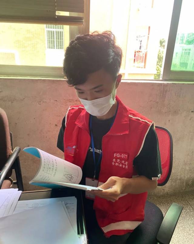 安全|四年了，他一直坚持做着这件事……