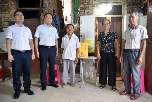 心系扶贫 情暖中秋——高州法院中秋前夕开展帮扶慰问和访贫问效活动