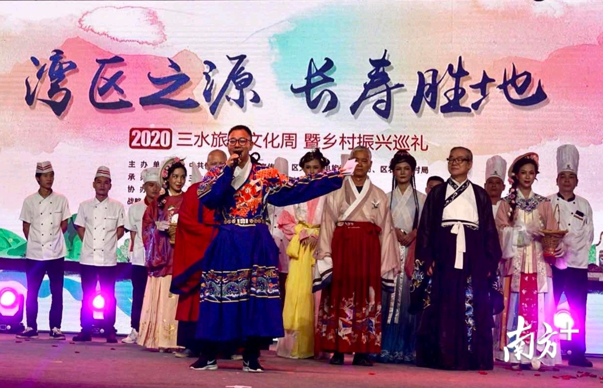 梁绍明介绍赛事情况。曾丽媛 摄