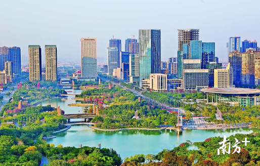 南海重点规划了一批示范片区，带动全区城乡高质量融合发展。图为千灯湖片区。 戴嘉信 摄