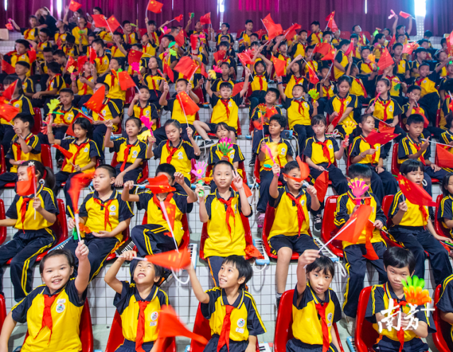 祖国|多图｜今天，南海九江这所学校的学生这样礼赞祖国